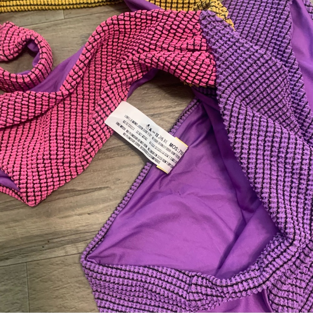 Agua Bendita Malibu Vini One Piece Color Block Swimsuit - Picture 12 of 14